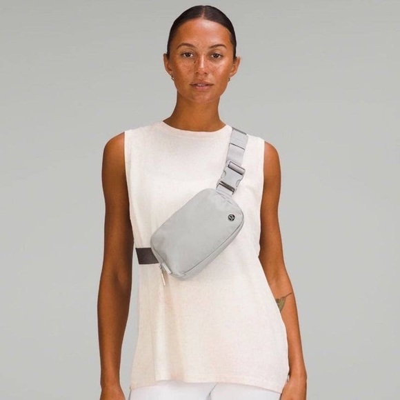 Lululemon Belt Bag Silver Drop - Picture 3 of 3